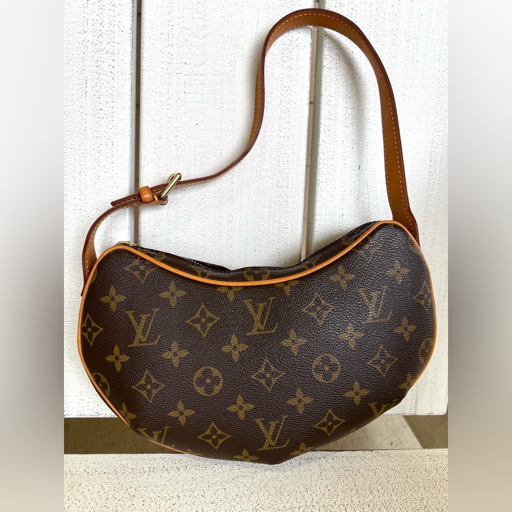 🔥Louis Vuitton HTF Croissant PM Shoulder bag🔥